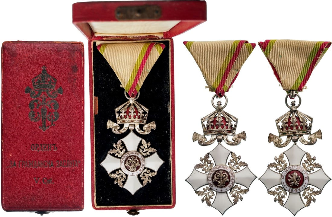 Order for Civil Merit, 5th Class, 2nd Model, 1900 - 1933: Knight's Cross, 5th Class with Crown, 4th Model, 1900-1933. Breast Badge, 75x48 mm, Silver, central medallion enameled, original suspension ring and ribbon, in damaged case of issue with gilt weapon o