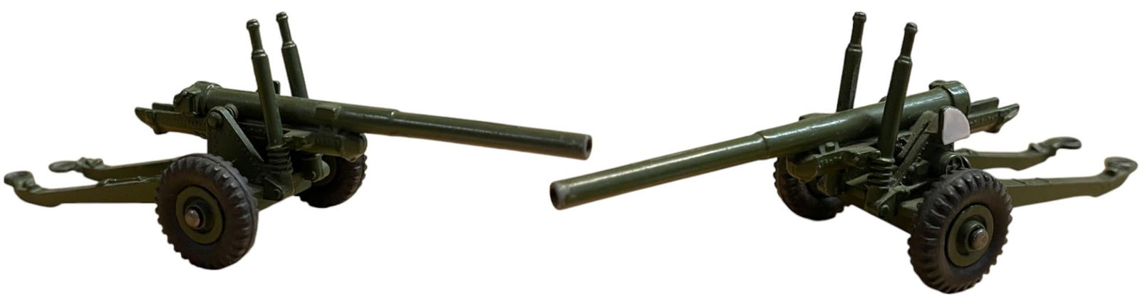 Dinky Toys Medium Gun 692: Very fine condition!