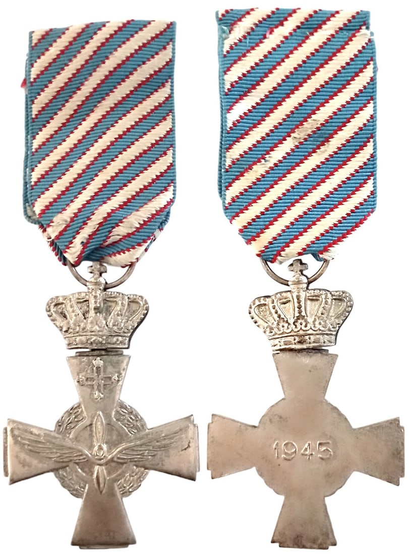 Air Force "Cross of Merit", 1945: Breast Badge, 57x40 mm, silvered Bronze, original suspension ring and ribbon. Mint state and rare! I R!