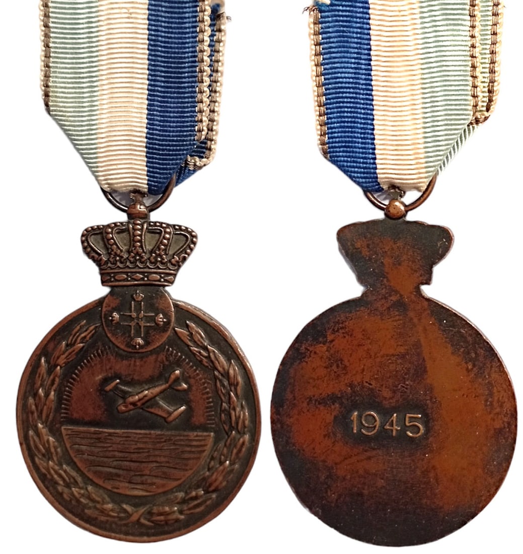 Air Force Convoy Escort and Armed Reconnaissance Medal, 1945 (1 of 1)