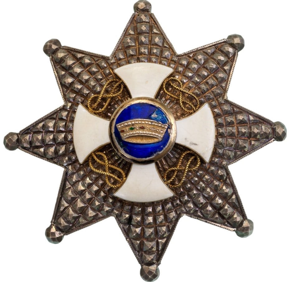 ORDER OF THE CROWN OF ITALY: Grand Officer's Star, instituted in 1861. Breast Star, 73 mm, Silver, superimposed part enameled and gilt, original pin on reverse. A very fine quality, in mint condition! I