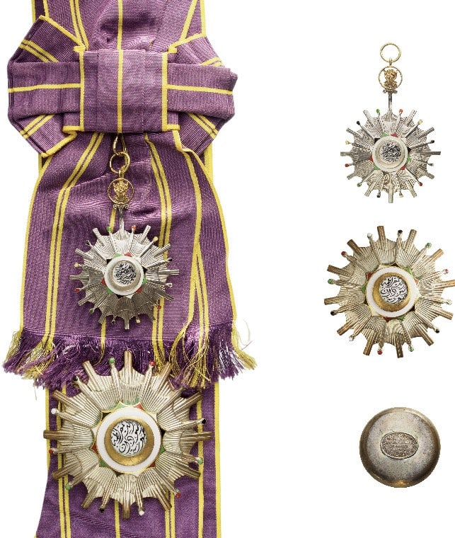 ORDER OF THE REPUBLIC: Grand Cross Set, 1st Class, instituted in 1961. Sash Badge, 86x62 mm, gilt Silver, one side enameled, central medallions enameled, original suspension ring and complete sash. Breast Star, 98 mm, parti