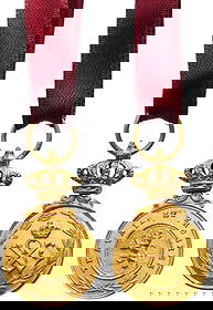 Work and Progress Medal: Breast Badge Miniature, 25x15 mm, gilt Bronze, original suspension ring and ribbon. Mint condition!