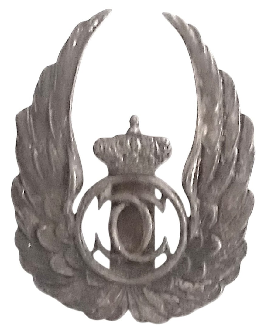 OBSERVER BADGE, KING CAROL II MODEL WITH A CUT-OUT CHIP 1931-1940 (1 of 1)