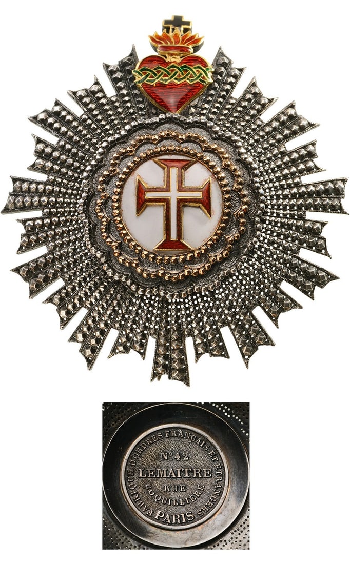 Military Order of Christ: A Breast Star of Prince size, with brilliant-cut chiseled and pierced rays; large centre medallion with chiseled, gilt Silver border and the applied Order’s cross in gold and enamels on white enamel