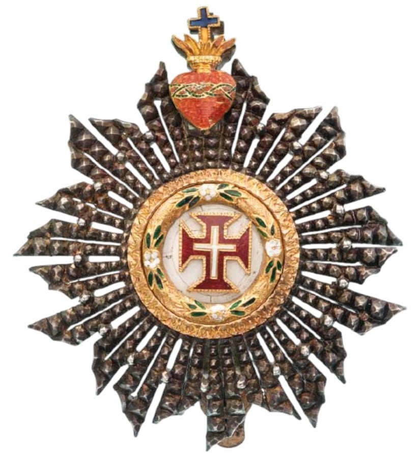 Military Order of Christ: A Breast Star of the Order in Prince size, with beautifully chiseled and pierced rays in Silver, after the typical, Portuguese style; white enameled centre medallion with separately-made, red and whit