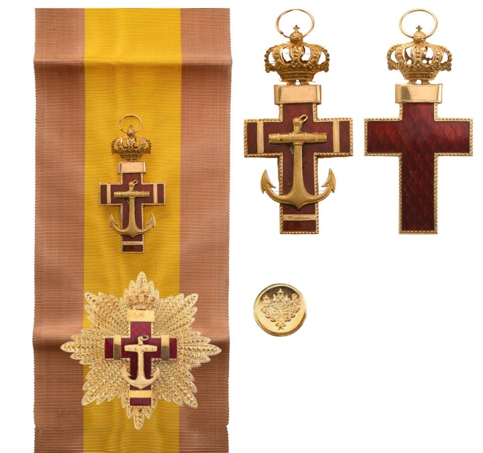 Order for Naval Merit: A Grand Cross Set “with the Red Distinction”: Sash Badge in Gold as a red enameled latin cross with chiseled border and polished details, centered by golden anchor; the reverse, also red ename