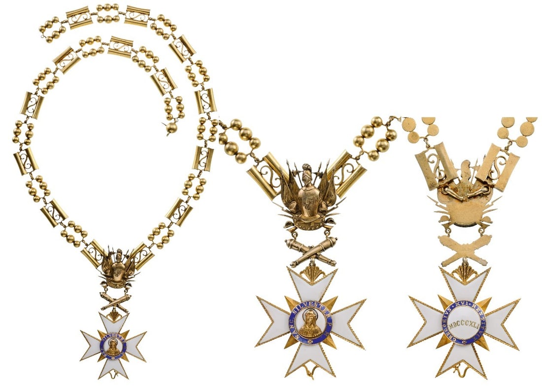 Order of St. Silvester and the Golden Spur: An unusual, gilt Silver collar of the order made by alternated seven links with “S” between cylindrical bars and seven links composed by 6 “cannonballs each; the closure, made as a larger ��