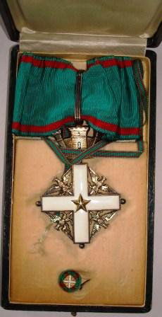 ORDER OF CIVIL MERIT: Country: ITALY "Commander's Cross. Neck Badge and rosette, silver, both sides enameled, with original crown suspension and ribbon. In original case of issue "Arturo Pozzi, Roma". In perfect condition!