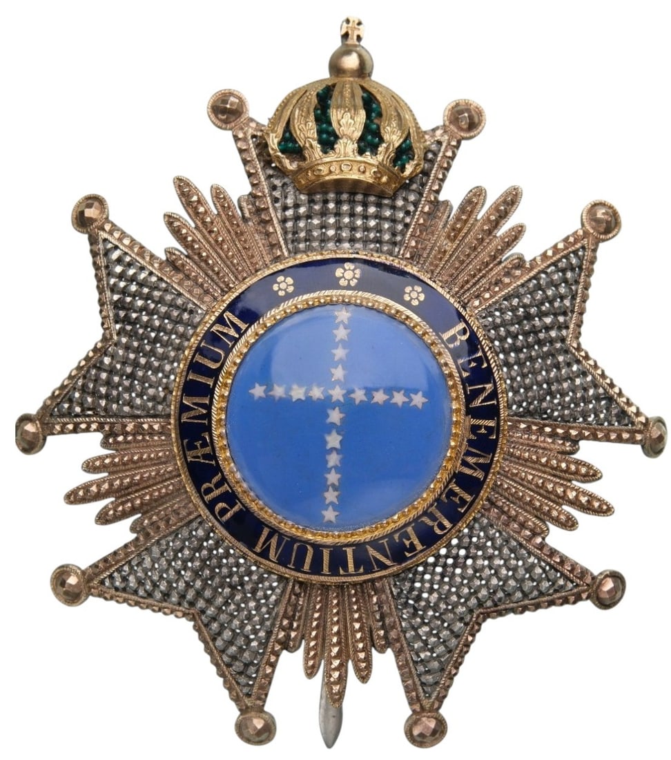 Imperial Order of the Southern Cross: Grand Cross Star. Breast Star, 87x65 mm., GOLD, with five, gold-bordered arms, flanked by polished, golden beams; sky-blue enameled centre medallion, with a cross of silver, tiny five-pointed stars, d