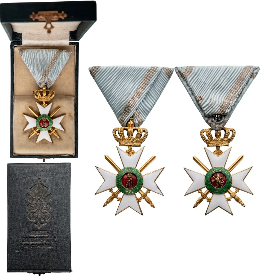 Order for Bravery: 3rd Class, 2nd Grade, 5th Model (1941 - 1943). Breast Badge, 58x40 mm, gilt Bronze, original suspension ring and triangular ribbon, in original case of issue, with gilt monogram and inscription on the