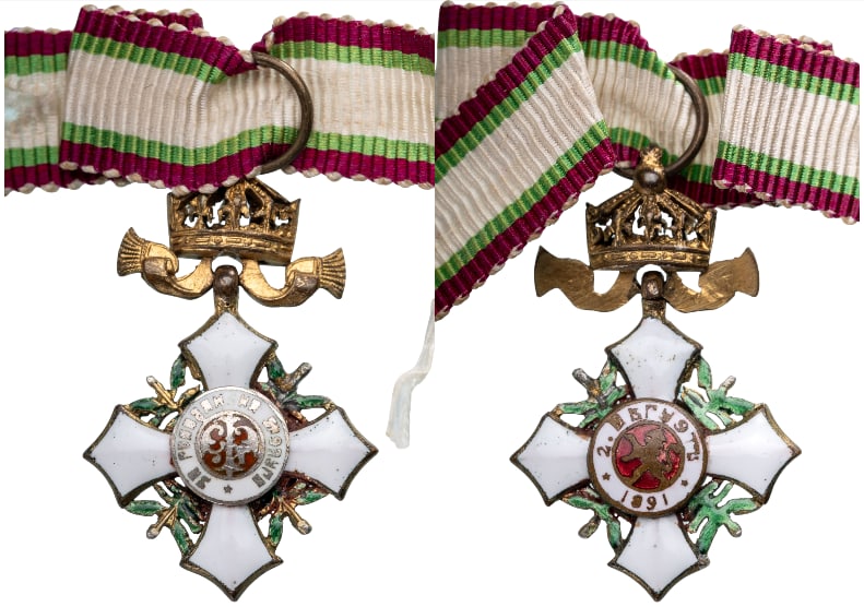 Order for Civil Merit: Officer's Cross Miniature, 3rd Model, 2nd Type, 1910. Breast Badge, 26x17 mm, gilt Silver, original suspension ring and ribbon with bow. A superb badge of best quality and mint condition! I