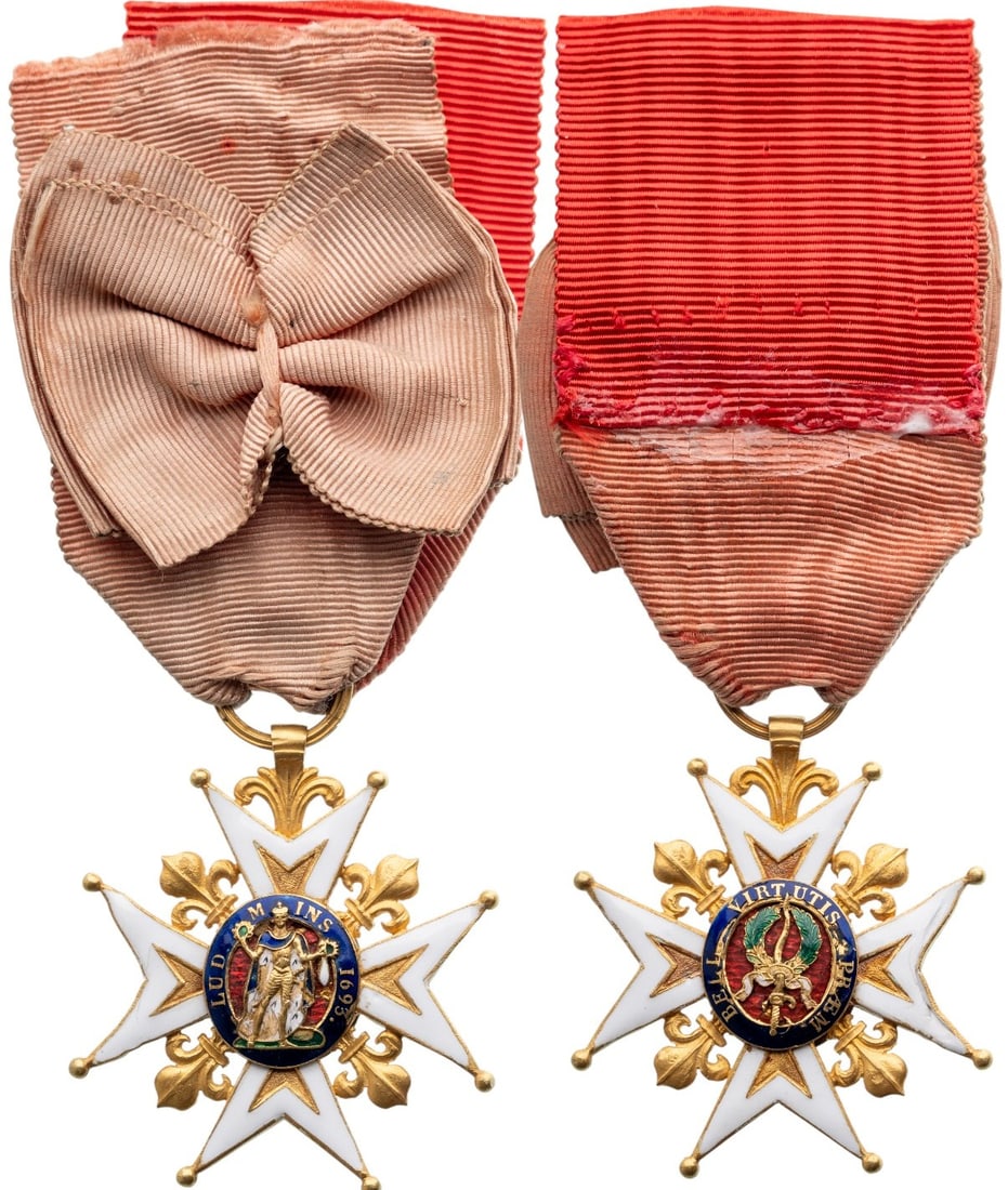 MILITARY ORDER OF SAINT LOUIS, INSTITUTED IN 1693: Knight's Cross, Louis Philippe I (1830-1848) Type, 3rd Class, instituted in 1693. Breast Badge, 40x37 mm, GOLD, 11 g., enameled, both central medallions gold, enameled, original suspension ring and ri