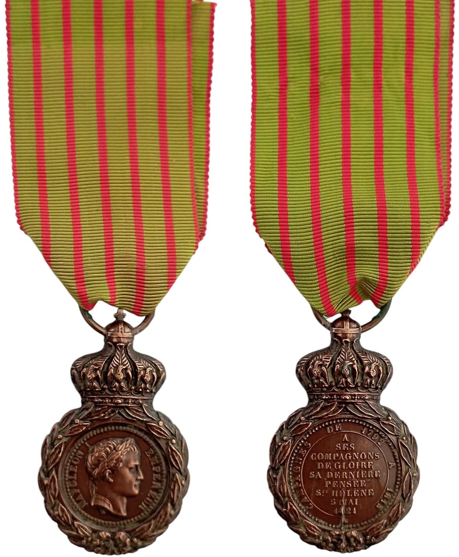 Medal of Saint Helena: Breast Badge, 51x31 mm, Bronze, original suspension ring and ribbon. Extremely fine! I