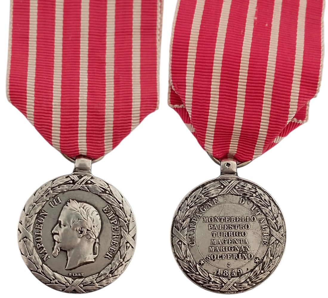 Italy Campaign Medal, instituted in 1859: Breast Badge, 36x31 mm, Silver, signed “BARRE”, original suspension ring and ribbon. I