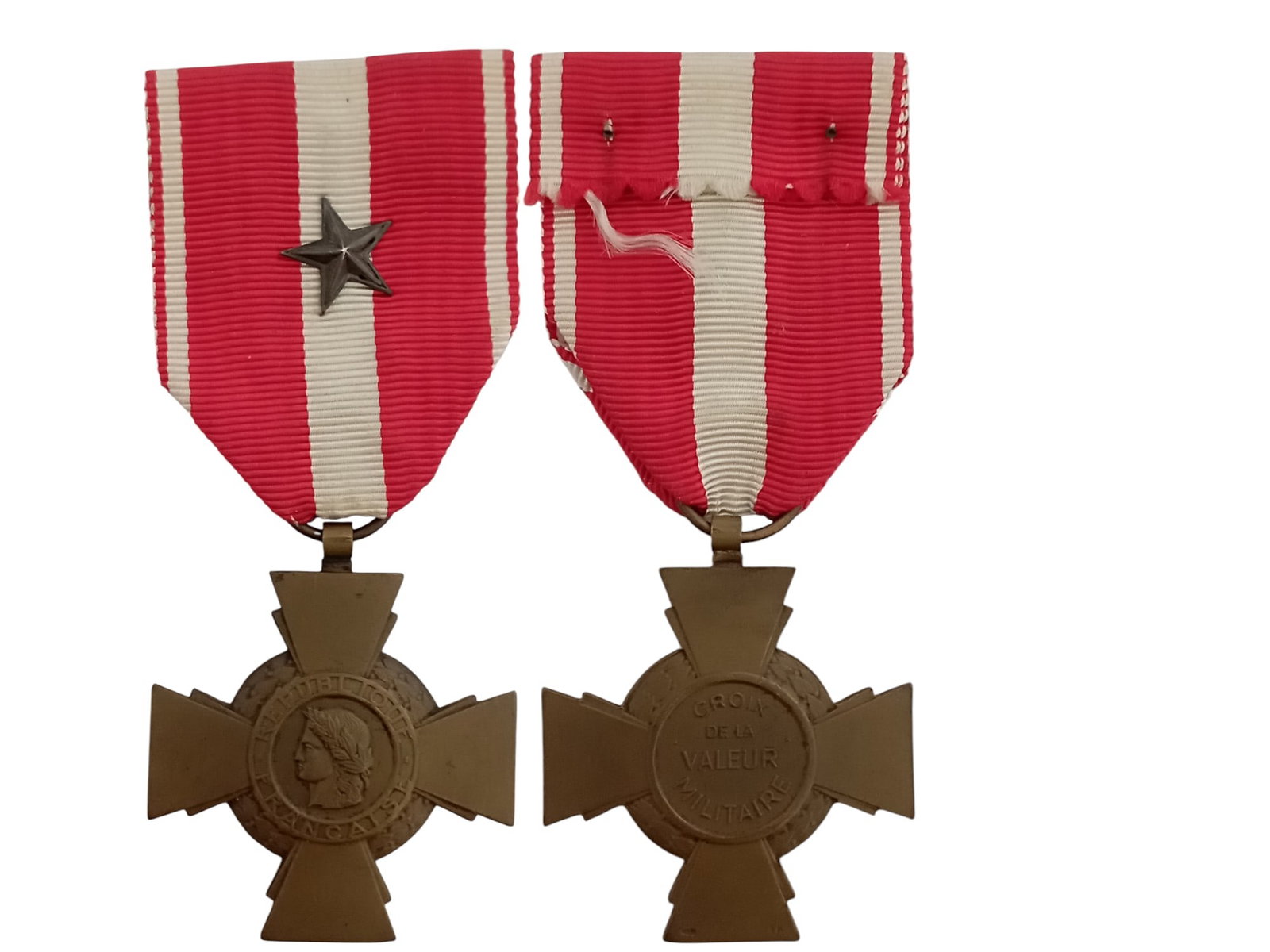 Cross of Military Valor, instituted in 1956: Breast Badge, 40x36 mm, Bronze, original suspension ring and ribbon with one star. I