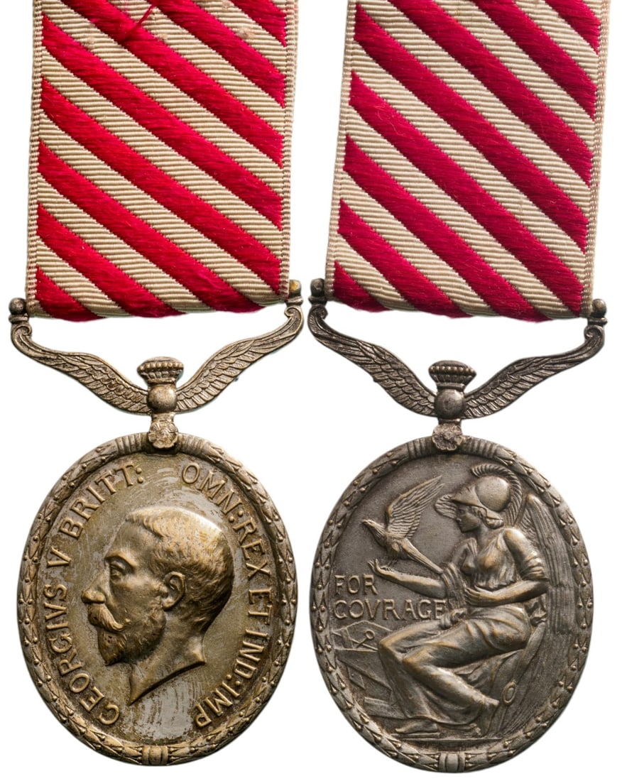 Air Force Medal (AFM), George V (1910-1936), instituted in 1918: Breast Badge, 58x34 mm, Silver, original suspension ring and ribbon. Superb modern quality, in extremely fine condition. I R!