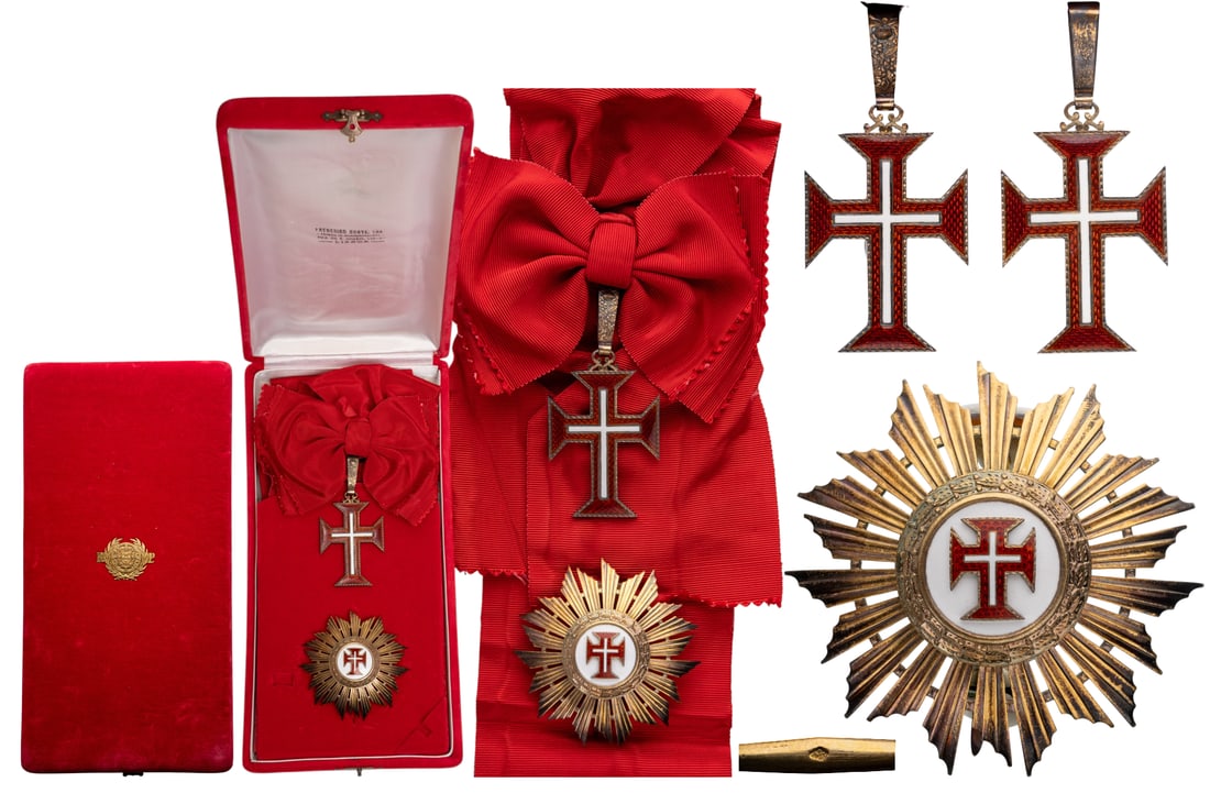 Military Order of Christ: Grand Cross Set, 1st Class, instituted in 1963. Sash Badge, 65x43 mm, gilt Silver, both sides enameled, original suspension loop and sash. Breast Star, 74 mm, gilt Silver with smooth rays, hallmarked,
