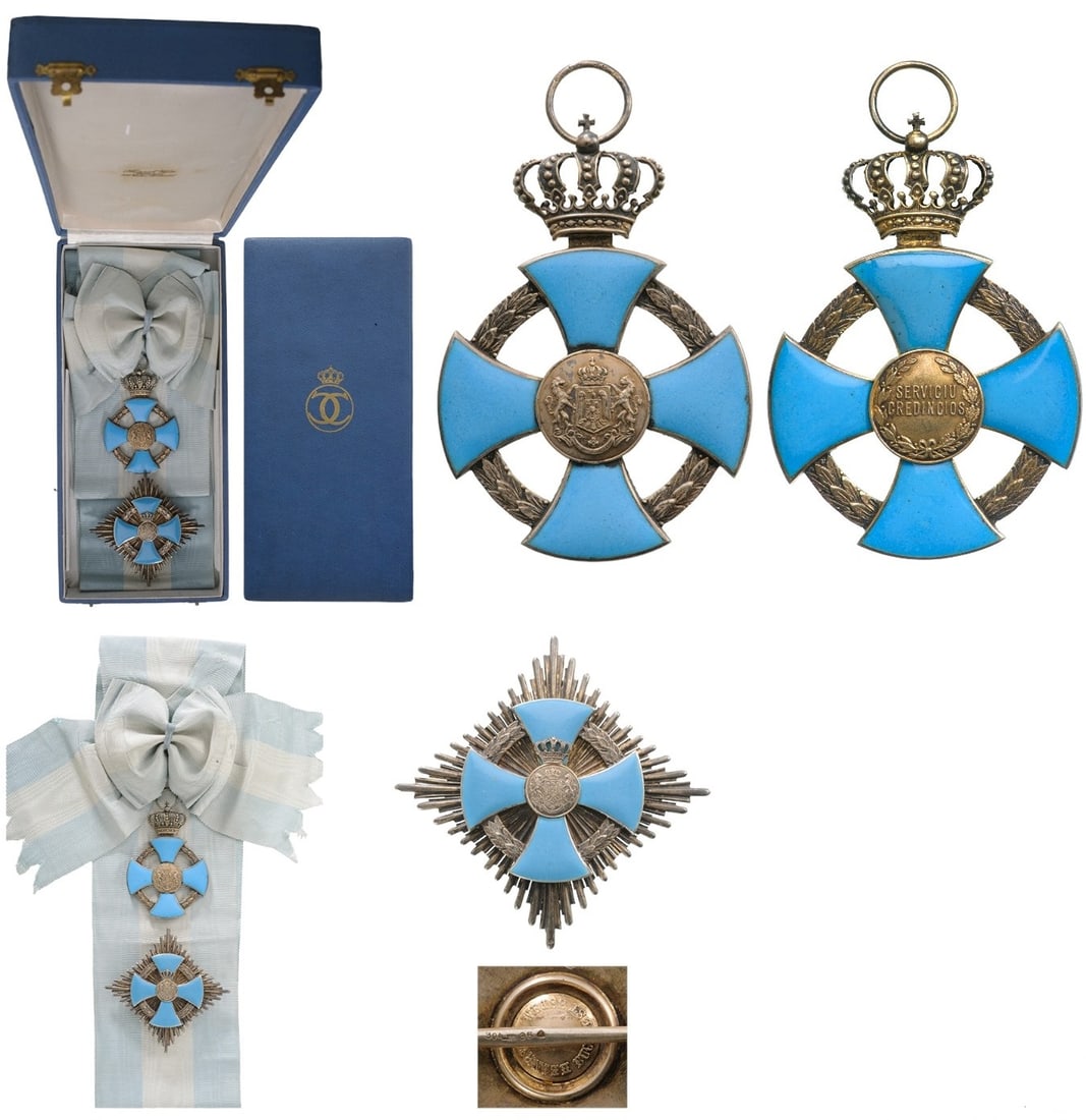ORDER OF THE FAITHFULL SERVICE, 1935: Grand Cross Set, 2nd Model, Civil, instituted in 1935. Sash Badge, 78x56 mm, gilt Silver, maker`s mark "crown-68-48-HW" concave cross, rounded light blue enamel on both sides and laurel wreaths betwee
