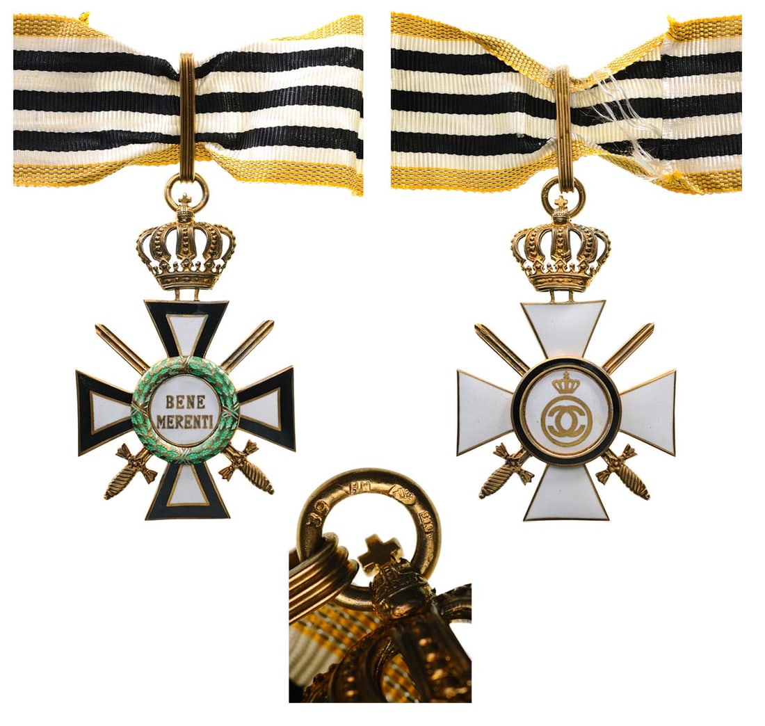 Bene Merenti Order of the Royal House (1937): Commander Cross, 1st Class, Military, 67x45 mm in gilt Silver, hallmarked "39 - 900", maker`s mark "HW (Heinrich Weiss, Bucarest)", both sides enameled, obverse with "BENE MERENTI", on reverse the cip
