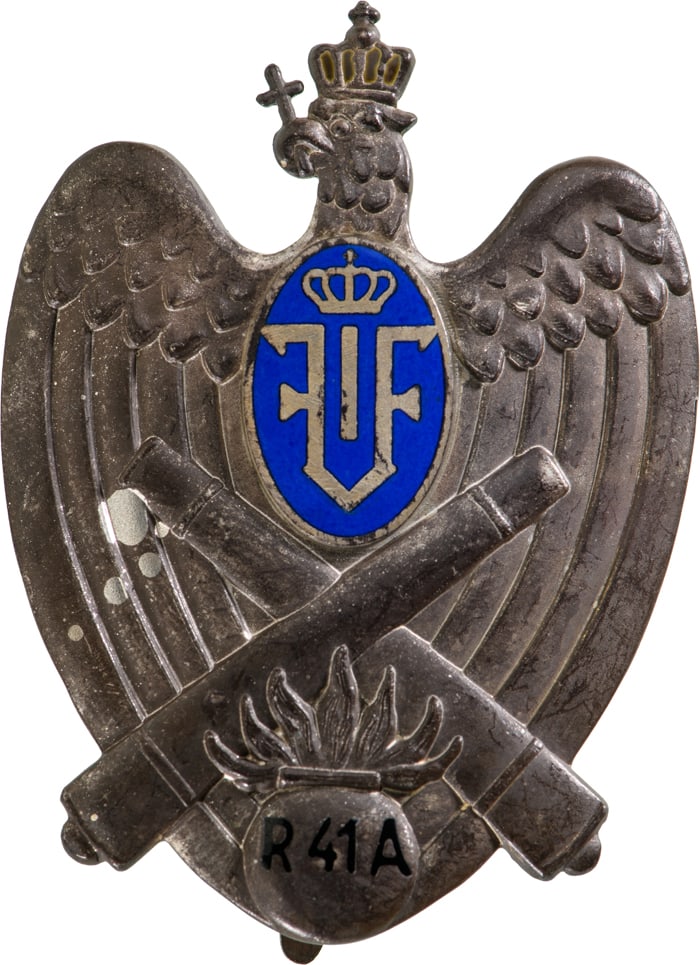 Special Collection of 7 Year Artillery Badges - Badge of the 41st Artillery Regiment: Breast Badge, 53x40 mm, Silver, hallmarked "900-SILBER-ABN", one side partially enameled, vertical pin on the back, M.S.B.R. 192. I