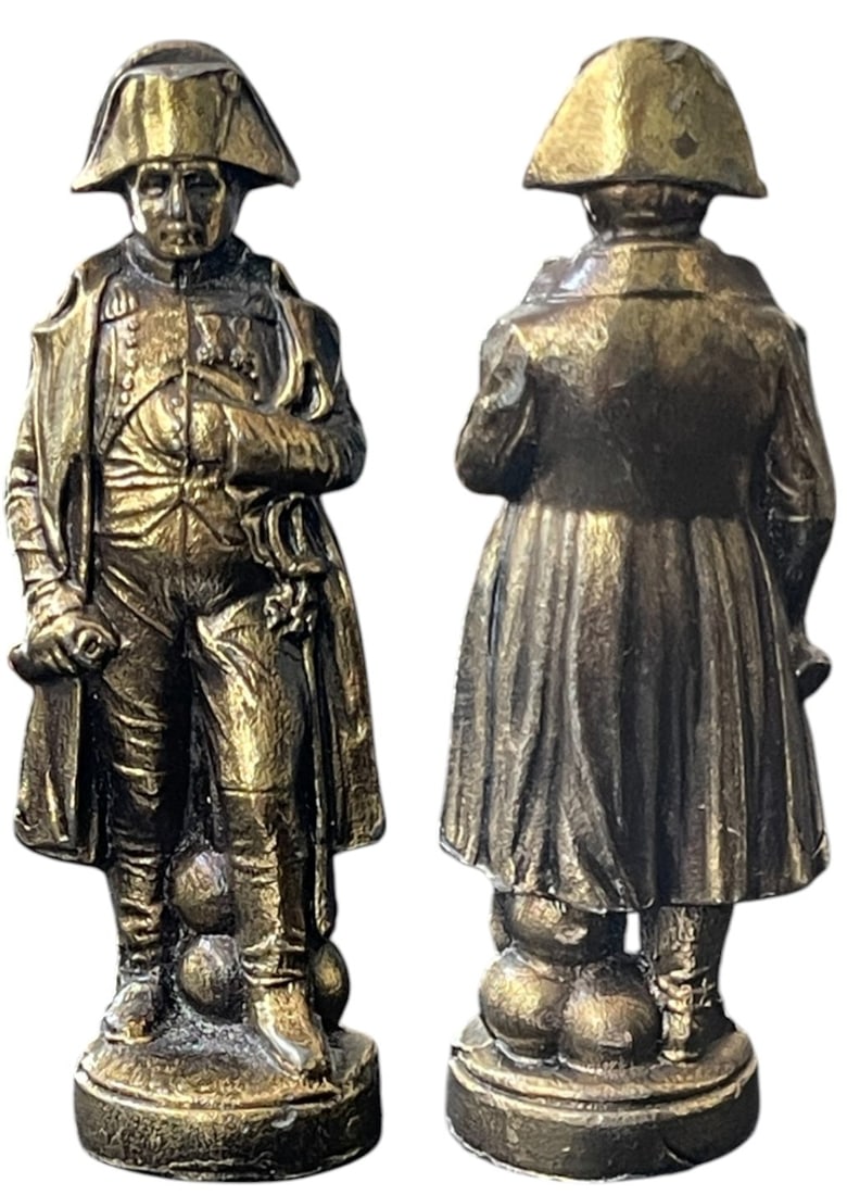 Napoleon Statuette: Small statuette of Napoleon in copper. Dim.: 77 mm. Perfect condition.