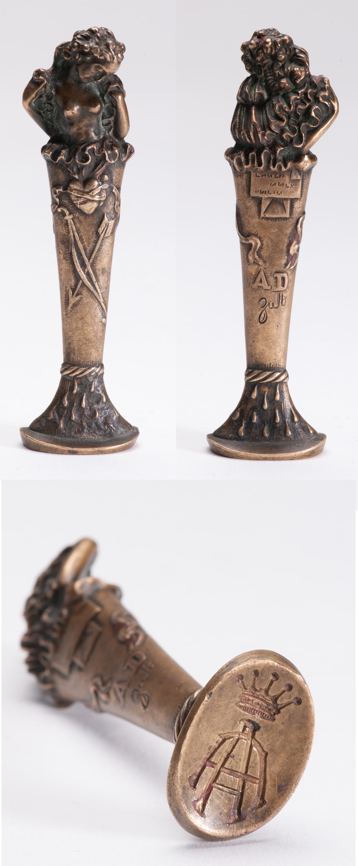 Bronze clear patina seal about Diane's bust and attributes: Cast iron and carving. According to Gult (signed), founder "A.D" for Auguste Delafontaine, stamp initials "A.A" under crown. Height 9.5 cm. Work circa 1880. Good condition