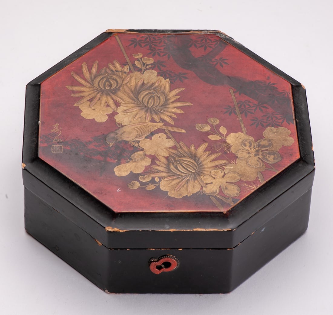 Octagonal box (1 of 1)