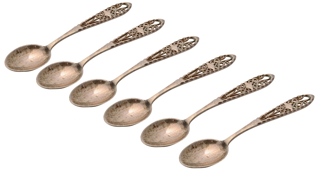 Silver tea spoons Set, 6 pieces.: Contains: spatula with openwork, 10 cm long, total weight 80 g, only one mark "80" for silver guarantee, about 780/1000.