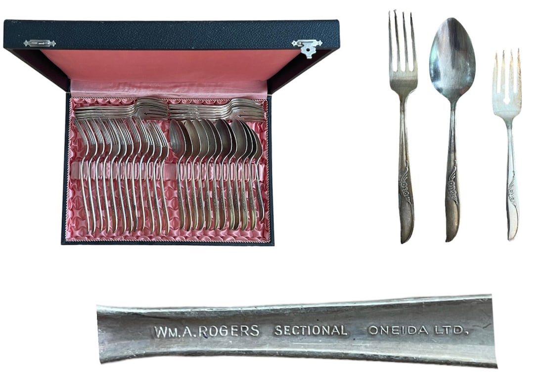 William Rogers Silverware Set (1 of 1)