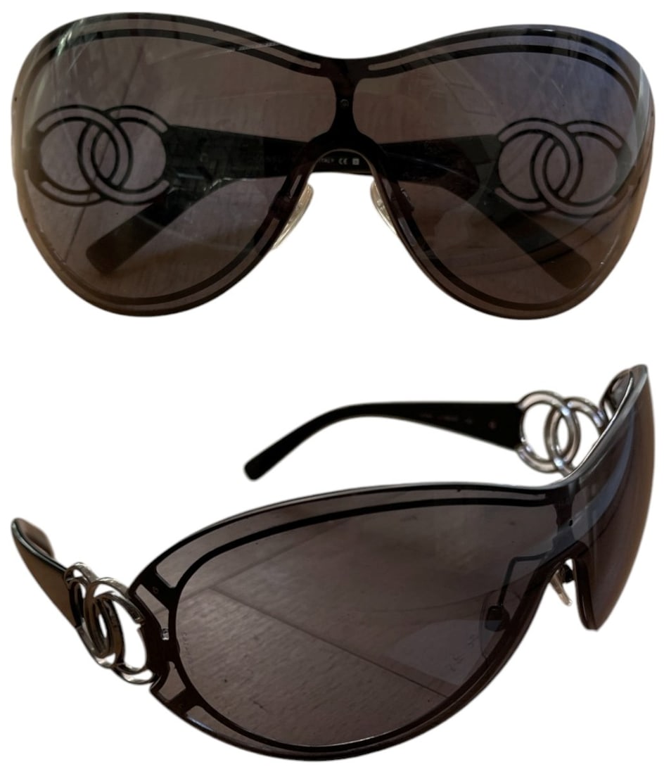 Pair of Chanel Metal Frame Black Gradient Tint CC Logo Sunglasses-4144: Pair of Chanel Metal Frame Black Gradient Tint CC Logo Sunglasses-4144. Two screws missing on left lens, otherwise very good condition