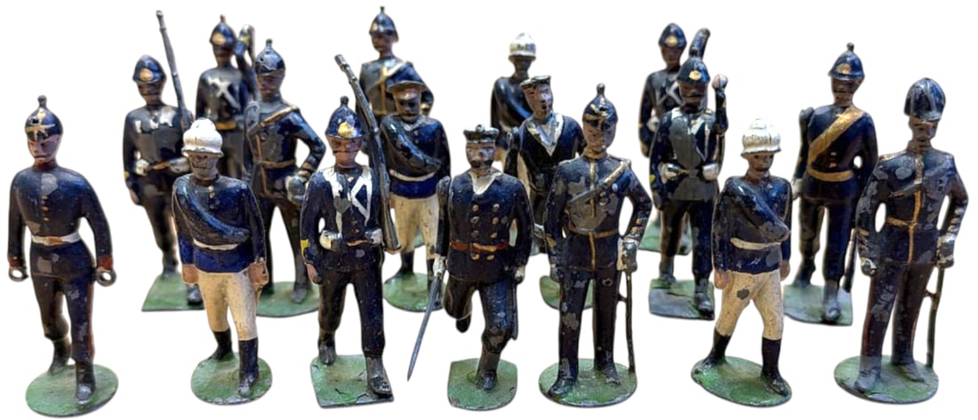 SET OF 17 LEAD TOY SOLDIERS: Set of 17 Lead toy British soldiers and sailors, painted. Fair to good condition.(17)