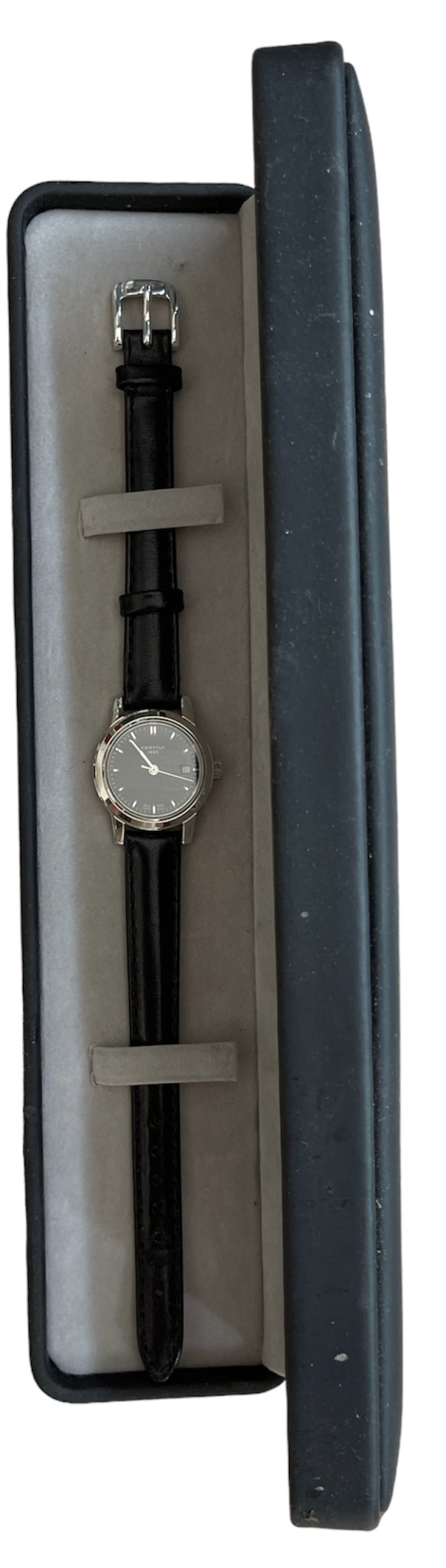 Certina, Women`s Bracelet Watch: 1 x Certina, 25 mm., total length 22 cm., new in original case.