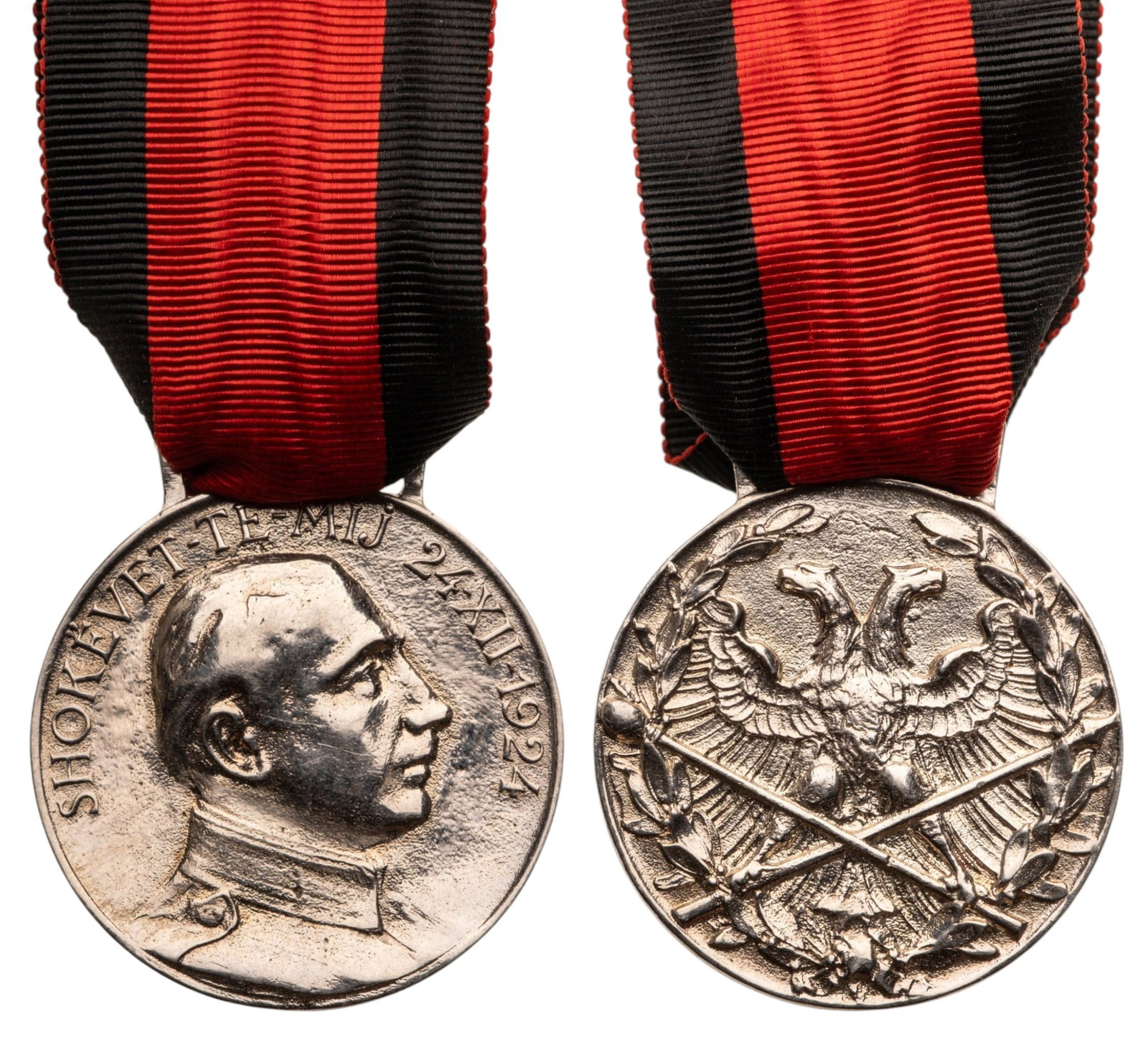 The Zog Commemorative Medal, 1924: Breast Badge, 35 mm., Silver, original suspension bar. A Very fine condition (some corrosion from cleaning), very rare! II RR!