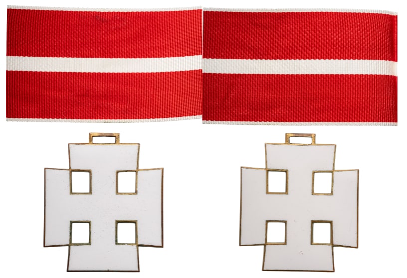 Order of Merit: Commander's Cross, instituted in 1934. Neck Badge, 47x40 mm, gilt Silver, enameled, suspension missing and original ribbon. Mint condition. II-