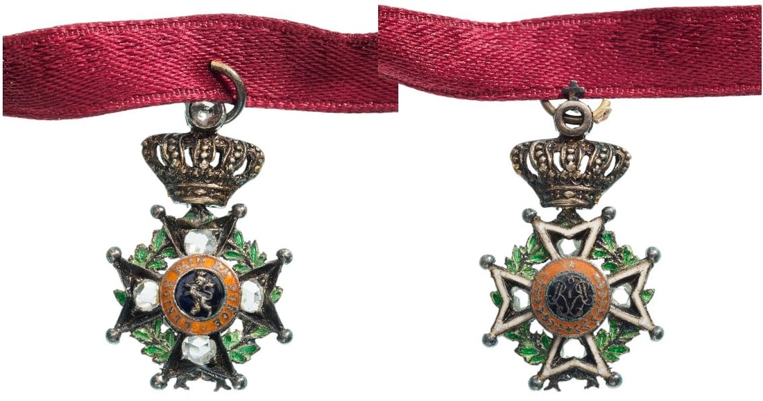 ORDER OF LEOPOLD: Knight's Cross Miniature in Diamonds, 5th Class, instituted in 1832. Breast Badge, 24x15 mm, Silver with 4 big Diamonds, both sides enameled, both central medallions enameled, original suspension ring