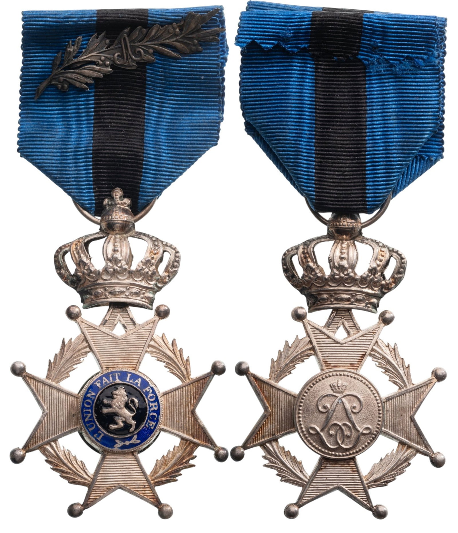 ORDER OF LEOPOLD II: Knight's Cross Civil, French Legend, 5th Class, instituted in 1900. Breast Badge, 62x40 mm, Silver, one side enameled original suspension crown, ring and ribbon with palm. A beautiful cross in extreme