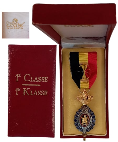 Labour Decoration, Type II, Bilingual, in Gold, 1863: 1st Class. Breast Badge, 57x28 mm, partially gilt Silver, one side enameled, original suspension crown, ring and ribbon with rosette, in case of issue by "P. de Greef - Bruxelles", with gilt class