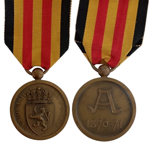 Commemorative Medal of 1870 -1871 War: Breast Badge, 38x32 mm,, Bronze, original suspension ring and ribbon, Extremely fine condition! I
