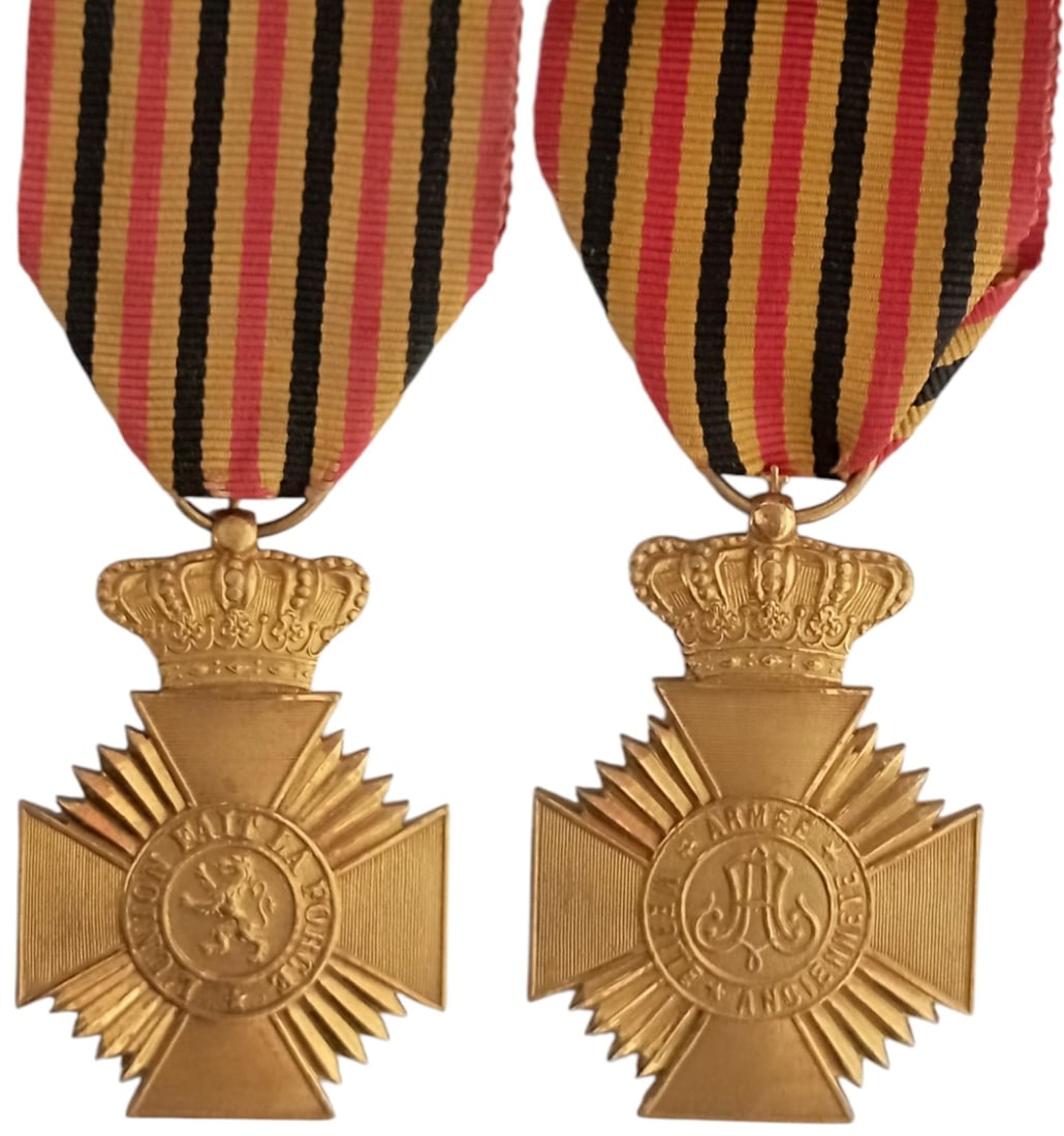 The Military Merit Medal, 2nd Class, 1873: Breast Badge, 51x34 mm, gilt Bronze, original suspension ring and ribbon. Extremely fine! I