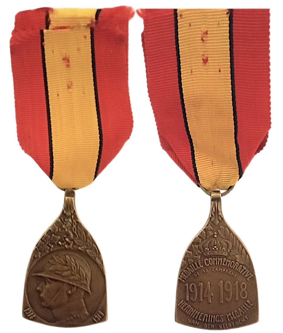 Commemorative Medal of the 1914 - 1918 War: Breast Badge, 52x31 mm, Bronze, original suspension ring and ribbon. Extremely fine! I
