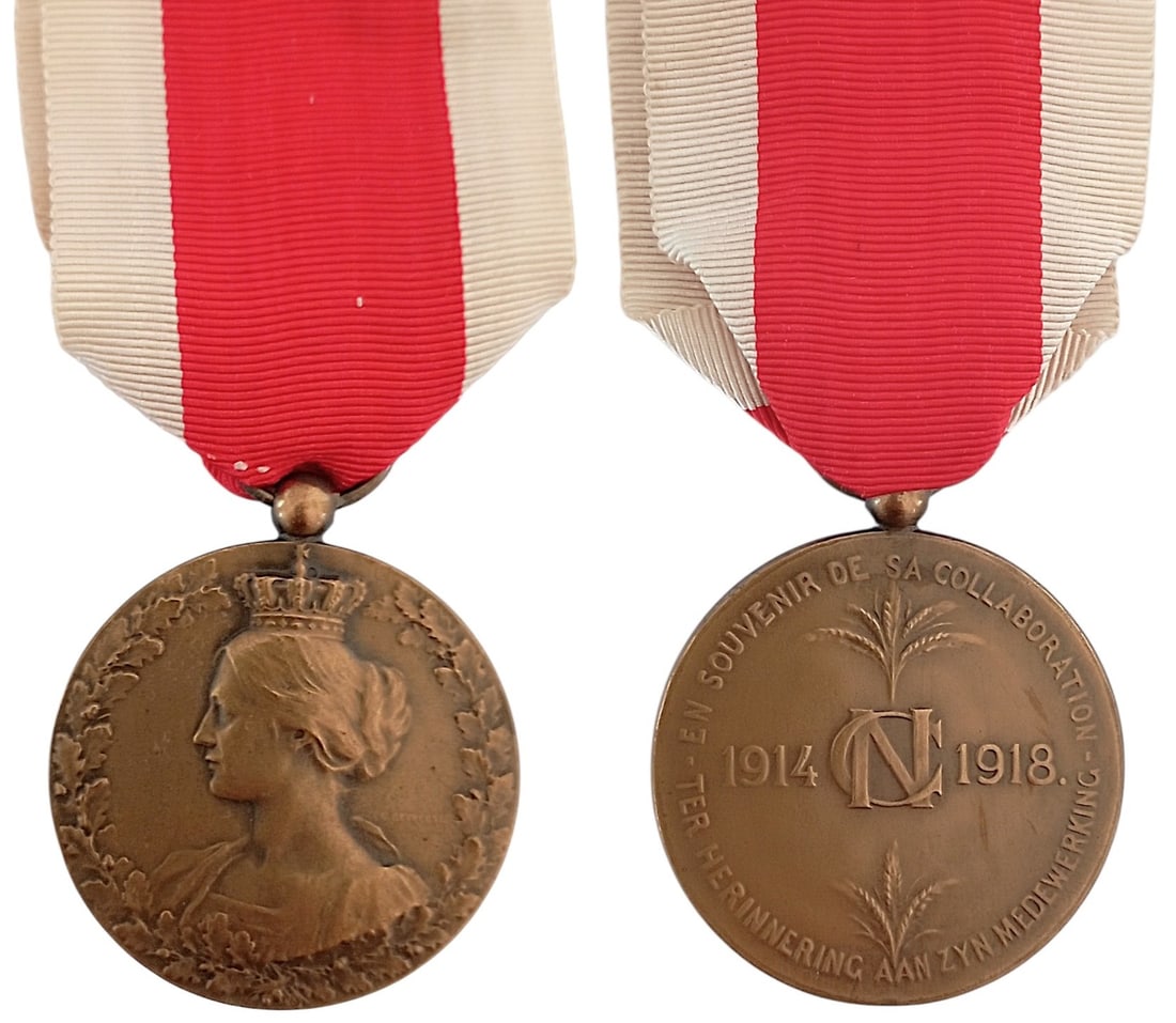 Commemorative Medal of the National Comity â??MÃ©daille du Haricotâ??, 1919: 4th Class. Breast Badge, 40x34 mm, Bronze, original suspension ring and ribbon. Mint state! I"