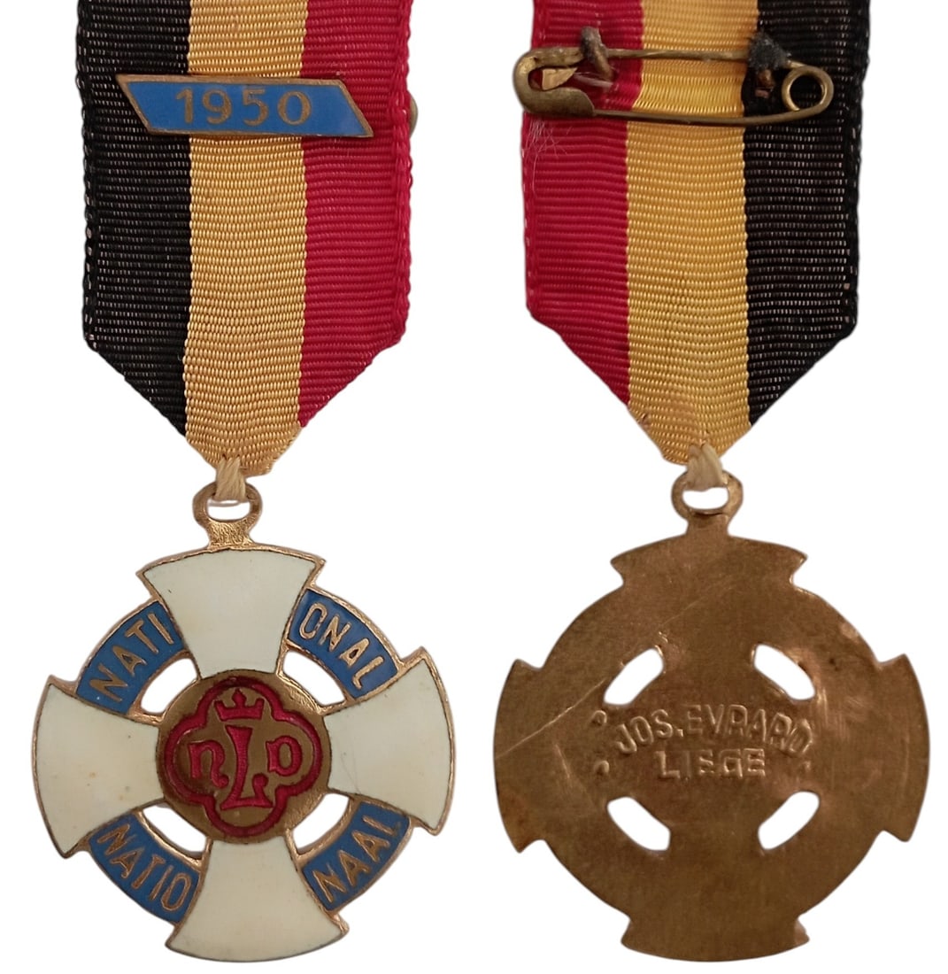 Lourdes Pilgrimage Medal, 1950: Breast Badge, 38x30 mm, gilt and enameled Bronze, maker's mark "JOS. EVRARD, LIEGE", original suspension ring and ribbon. Extremely fine condition! I
