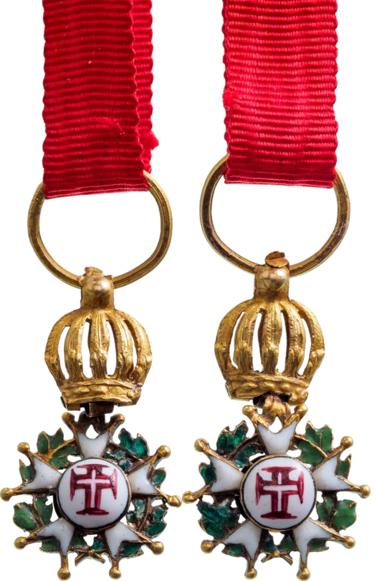 Military Order of Christ: Knight's Cross of Reduced size. Breast Badge, 18x19 mm, GOLD, 1 g, and enamels, original suspension crown and ribbon. A very rare and superb early 19th Century badge, I R!
