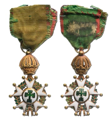 The Order of St. Bento dâ??Aviz: A Knightâ??s Breast Badge, 40x25 mm., GOLD, approx. 6 g.white enameled, five-armed cross with ball finials and thin border, flanked by green enameled olive and laurel wreath; obverse and reverse cent