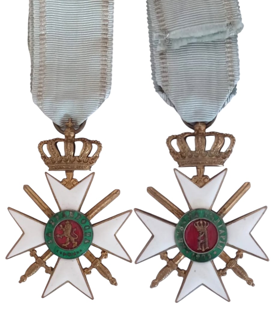 Order for Bravery: 3rd Class, 2nd Grade, 2nd Model (Balkan Wars of 1912-1913). Breast Badge, 58x40 mm, gilt Bronze, original suspension ring and triangular ribbon. A badge of nice quality, in extremely fine condition! I