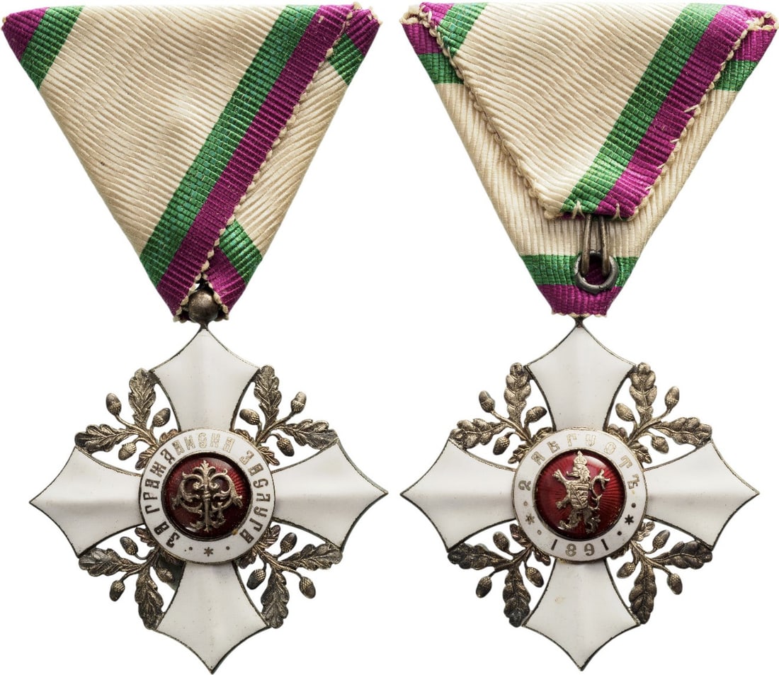 Order for Civil Merit: Knight's Cross, 5th Class, 2nd Pattern, 1910. Breast Badge, 54x52 mm, silvered, central medallion enameled, original suspension ring and triangular ribbon. A badge of best quality, and extremely fine 