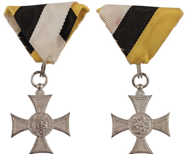 CROSS FOR X YEARS OF FAITHFUL SERVICE (OFFICERS), BORIS ISSUE: Breast Badge, 41x34 mm, white Metal, original suspension ring and ribbon . A deeply cleaned badge in extremely fine condition! I
