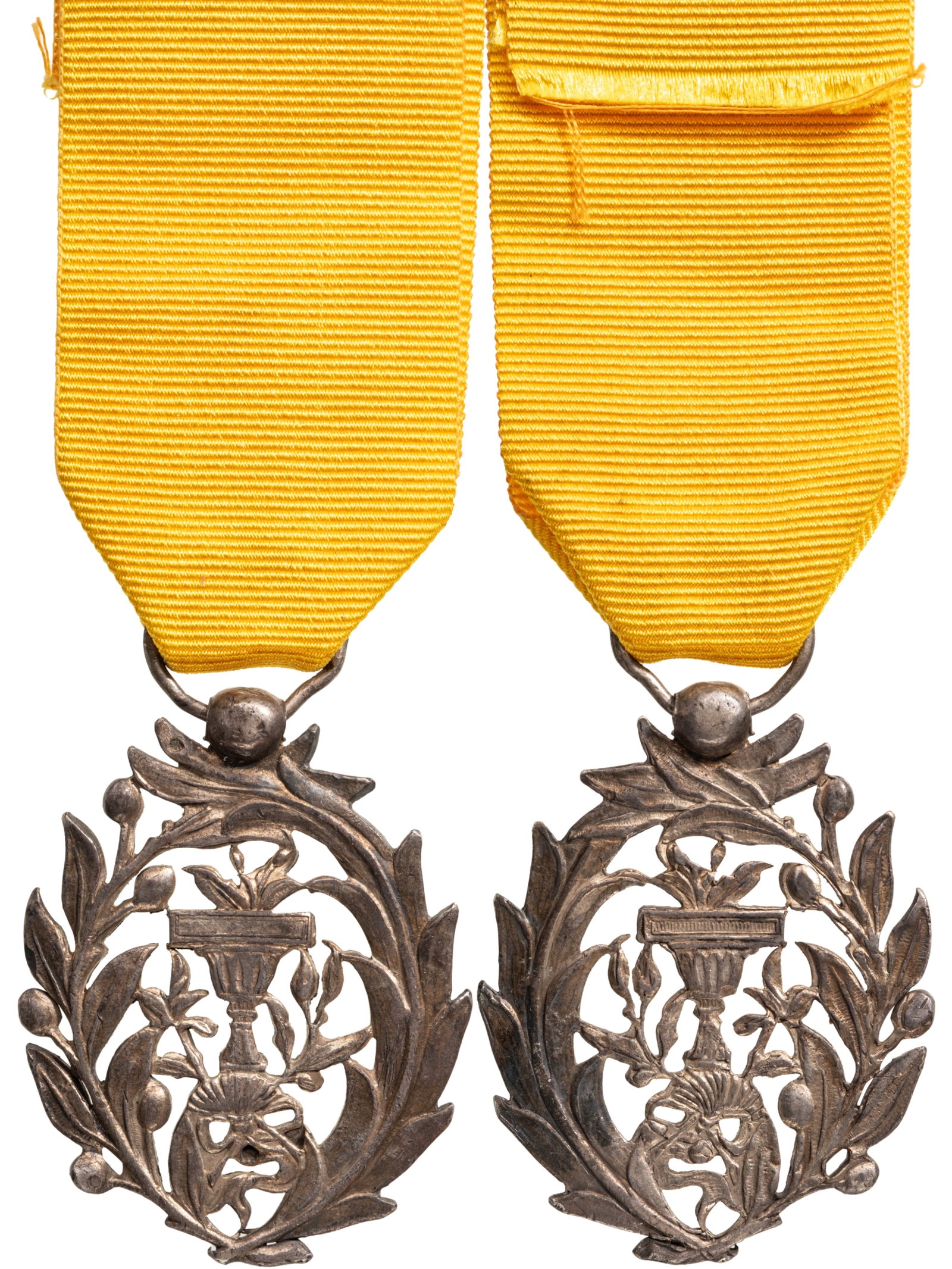 Order of Muniseraphon: Knight`s Cross, 5th Class, instituted in 1905. Breast Badge, 45x36 mm, Silver, suspension ring and ribbon. A superb badge, in mint condition! I