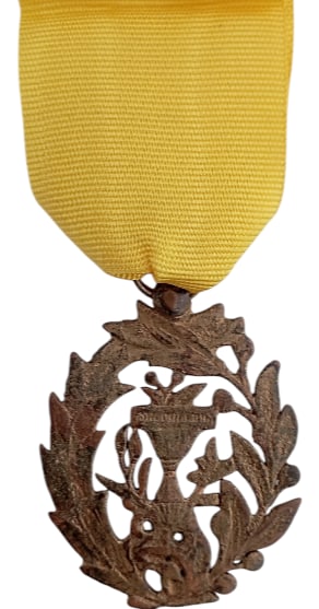 Order of Muniseraphon: Knight`s Cross, 5th Class, instituted in 1905. Breast Badge, 46x36 mm, Bronze suspension ring and ribbon. An interesting badge in bronze, possibly a pattern, in extremely fine condition! I